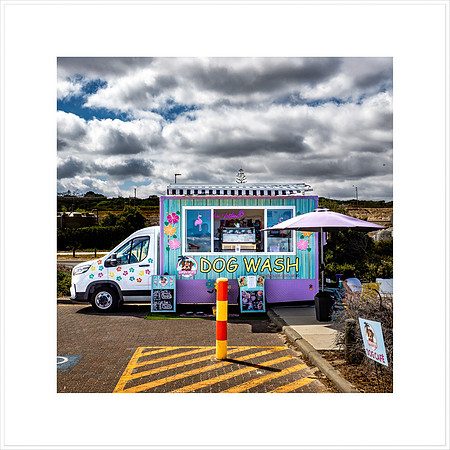 DOGWASH CAFE, LEIGHTON