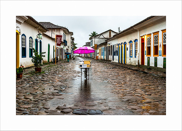 TOO RAINY FOR EMPADAS, PARATY