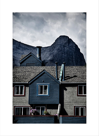 ROCKY MOUNTAIN CABIN